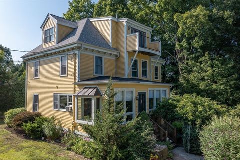 98 Myrtle St Norfolk MA 02056