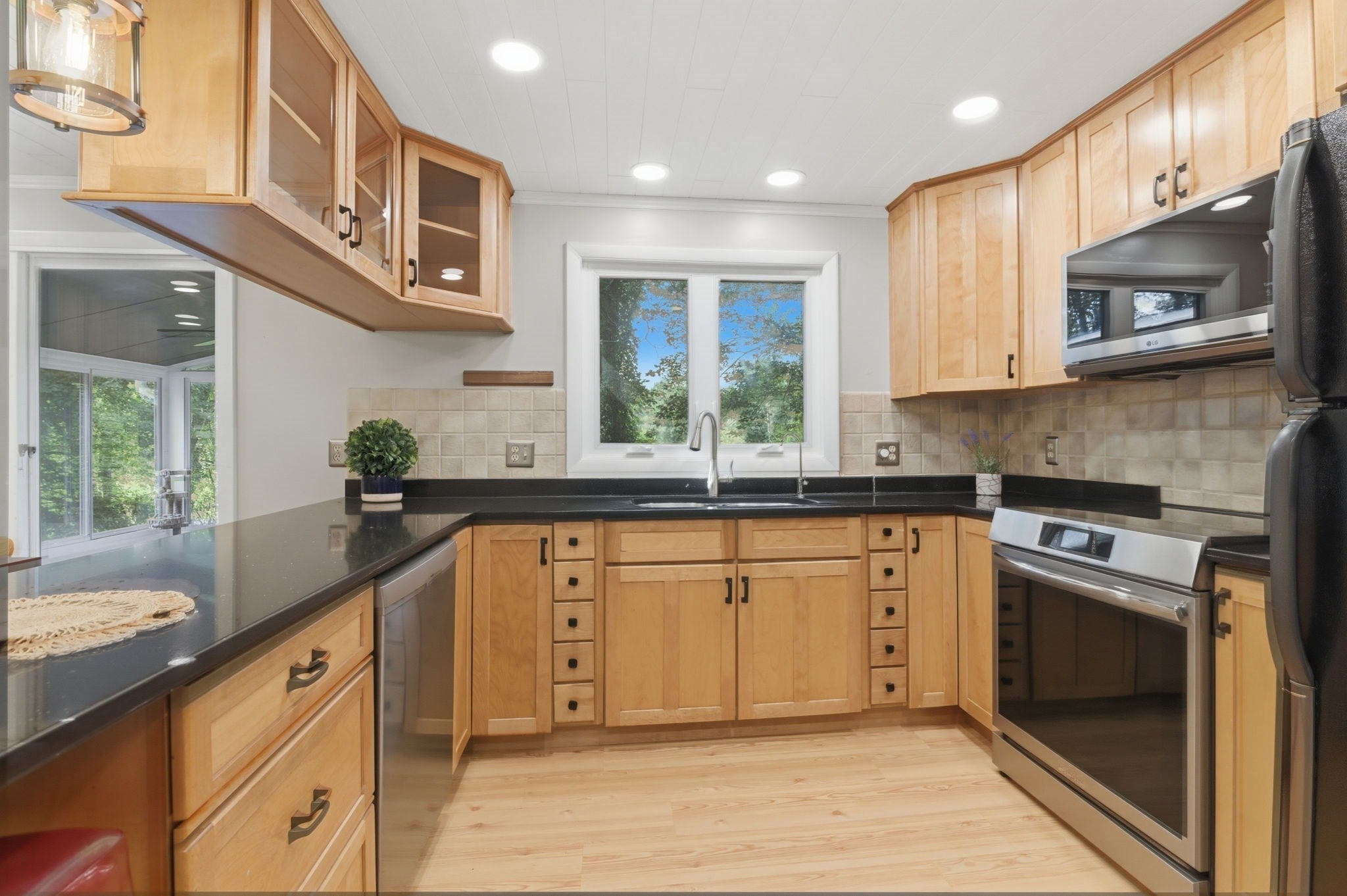7 Oxyoke Dr, Methuen, MA Photo #9