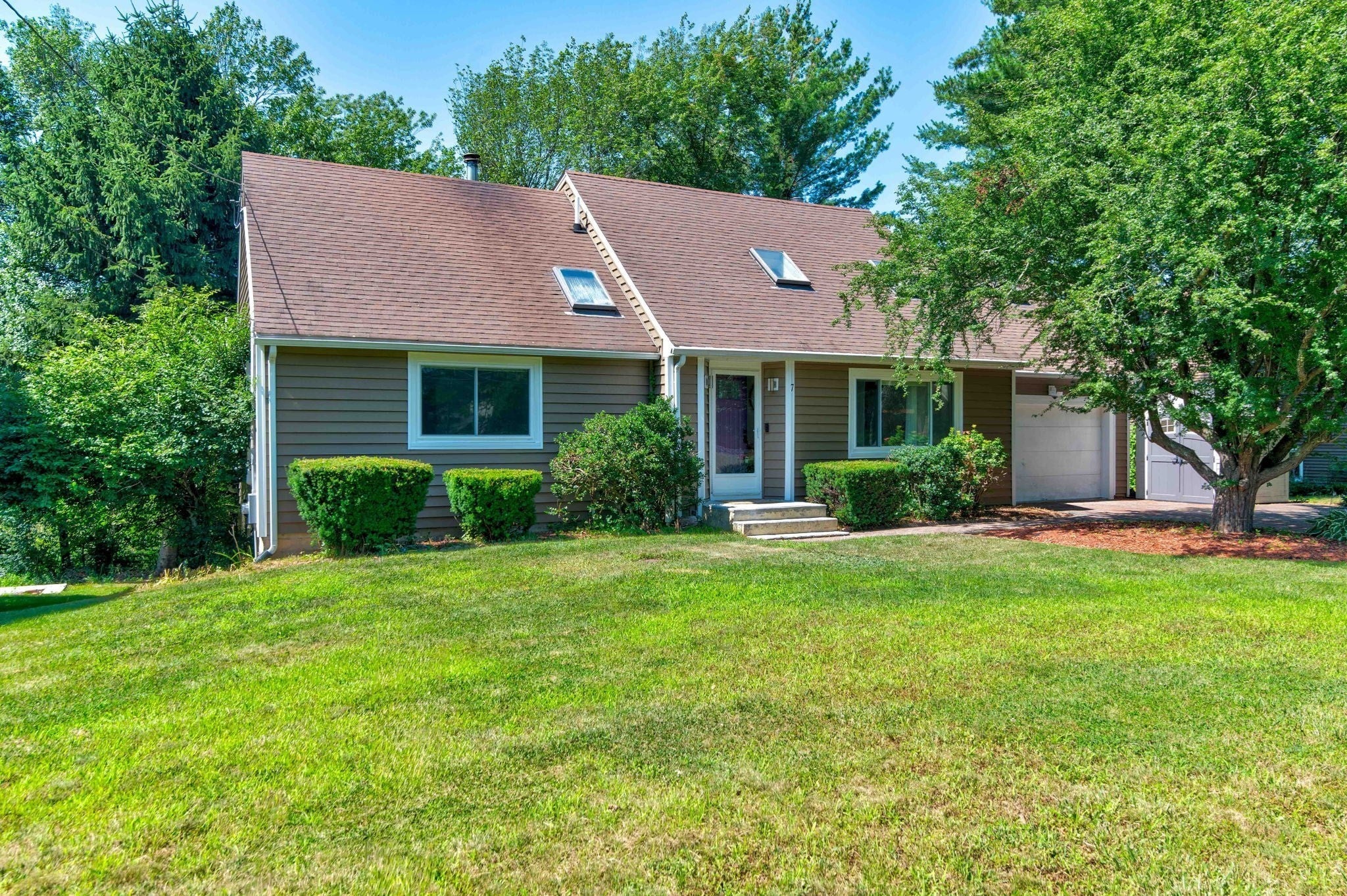 7 Oxyoke Dr, Methuen, MA Photo #2