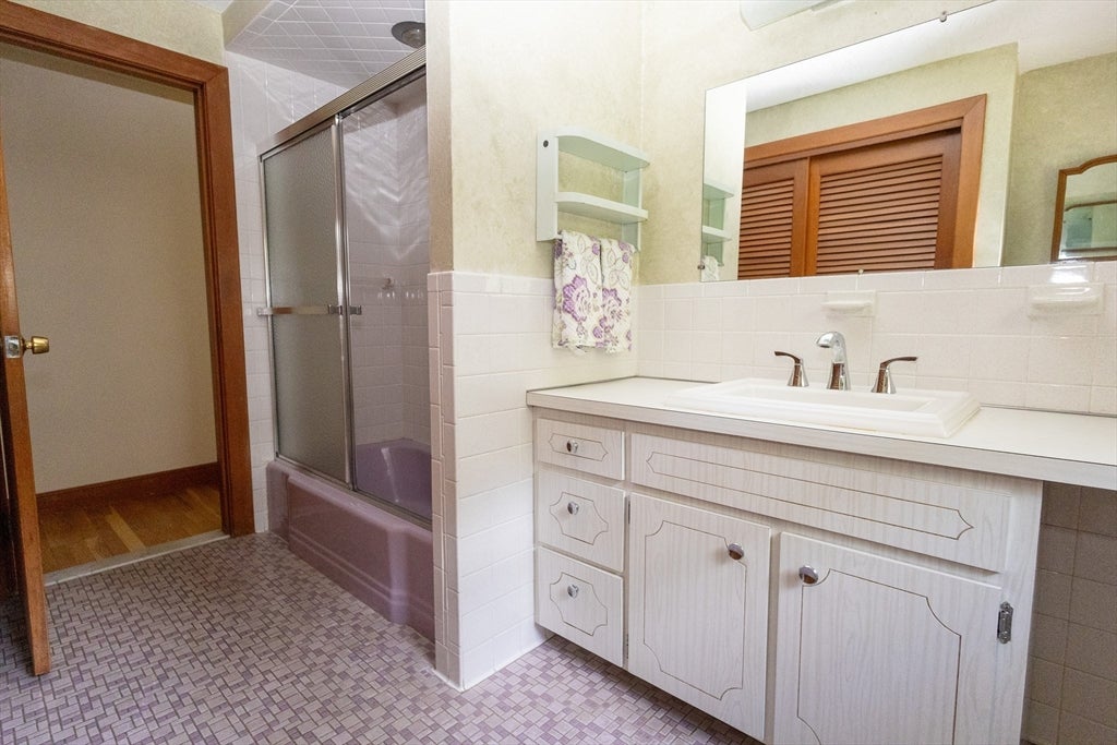 58 Lyons Dr, Westwood, MA, 58 Lyons Dr, Westwood, MA Photo #11