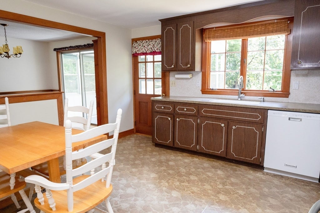 58 Lyons Dr, Westwood, MA, 58 Lyons Dr, Westwood, MA Photo #9