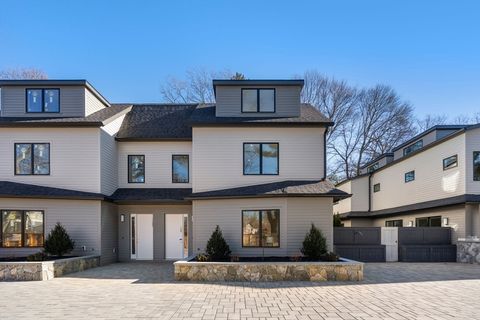 Photo of 956 Walnut St #5, Newton, MA 02461 (MLS # 73460973)