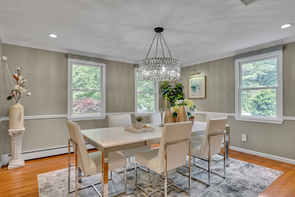 112 Woodside Ave