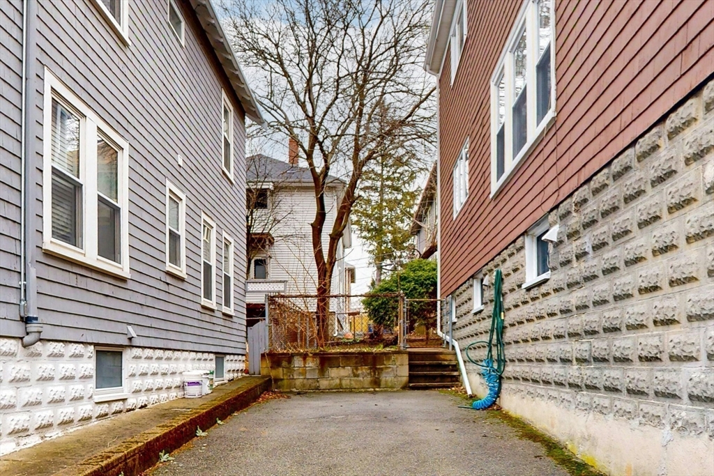11 Sterling St, Somerville, MA Photo #40