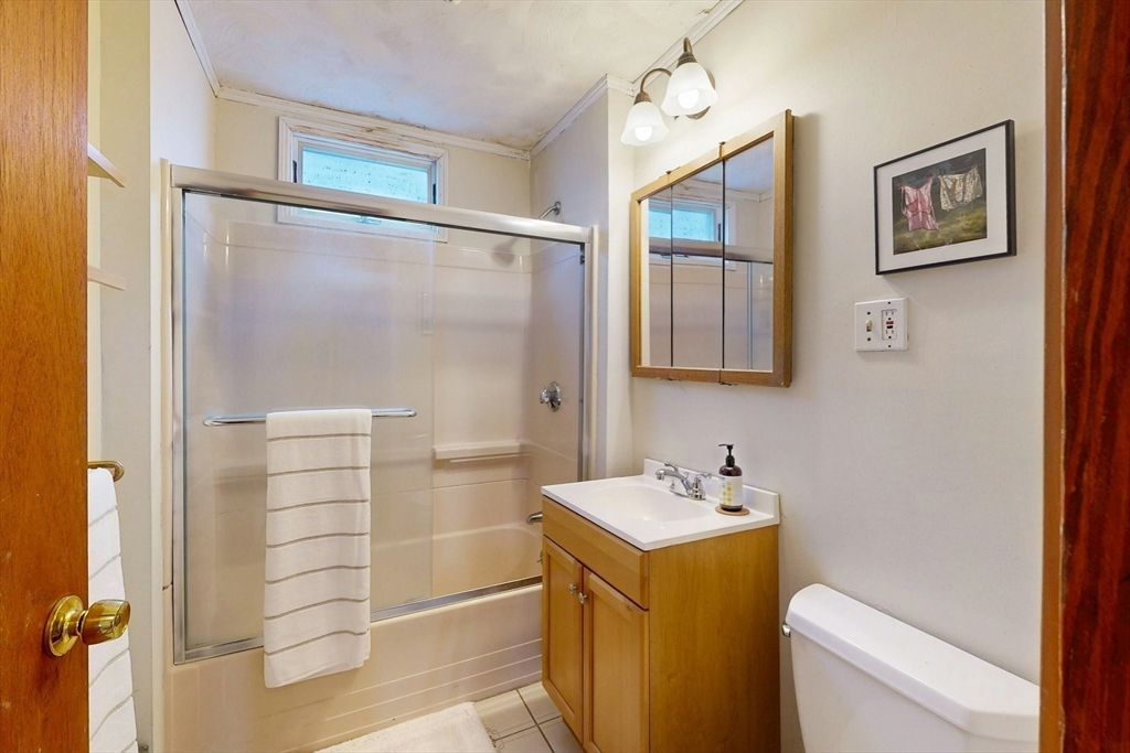 11 Sterling St, Somerville, MA Photo #17