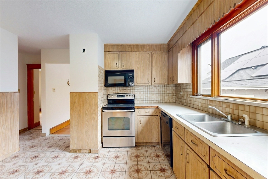 11 Sterling St, Somerville, MA Photo #23