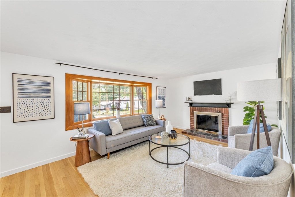 136 Azalea Dr