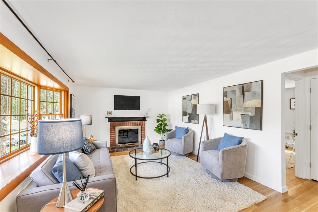 136 Azalea Dr