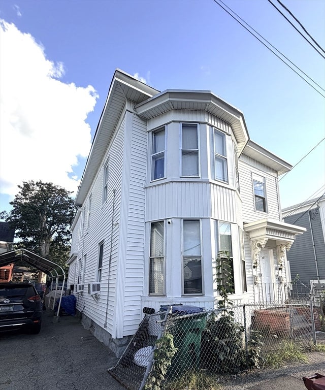 Photo of 61 Pond St, Lowell, MA