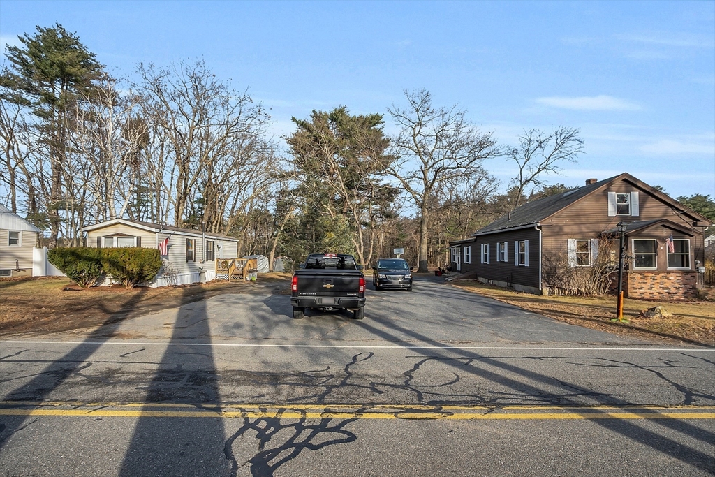 27-29 Catacunemaug Rd