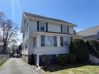25 Essex St
