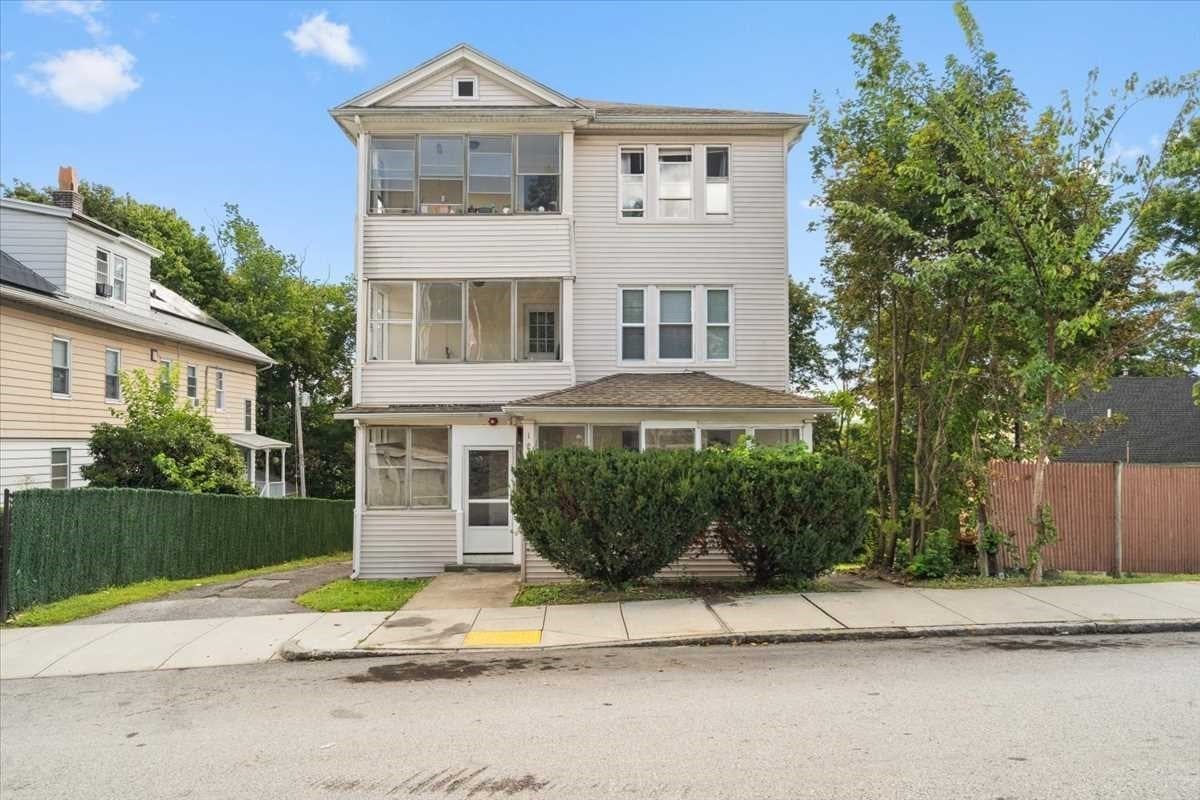 121 Illinois St, Worcester, MA Photo #1