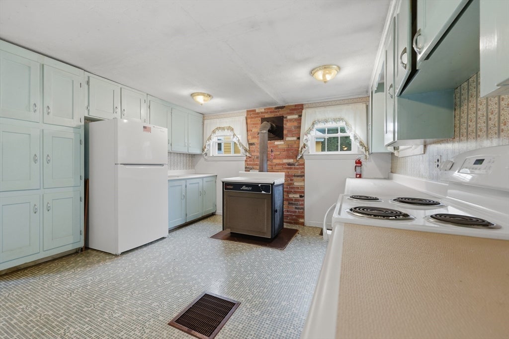 5 Meadowbrook Road, Amesbury, MA, 5 Meadowbrook Road, Amesbury, MA Photo #20