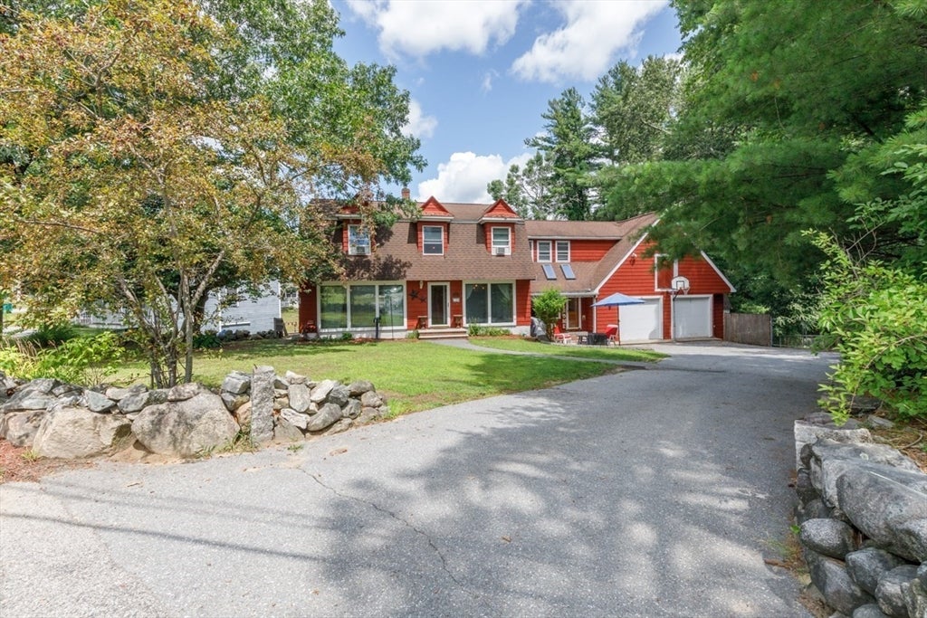 Photo of 15 Trotting Park Rd, Lowell, MA