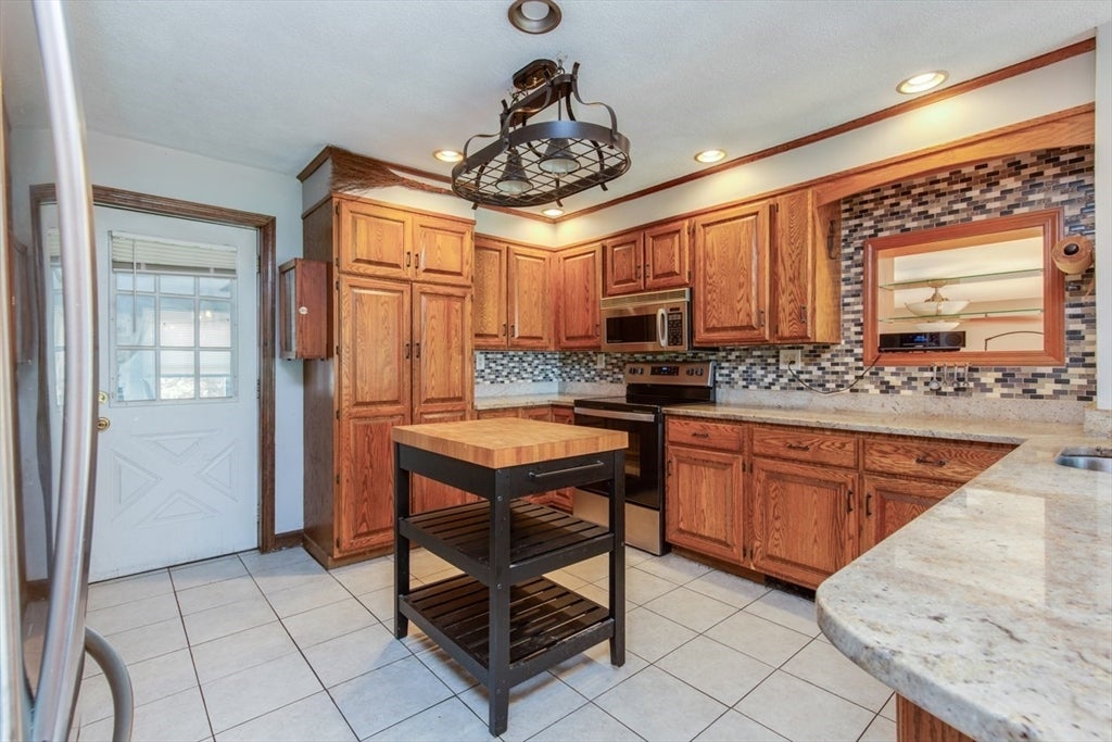 15 Trotting Park Rd, Lowell, MA, 15 Trotting Park Rd, Lowell, MA Photo #10