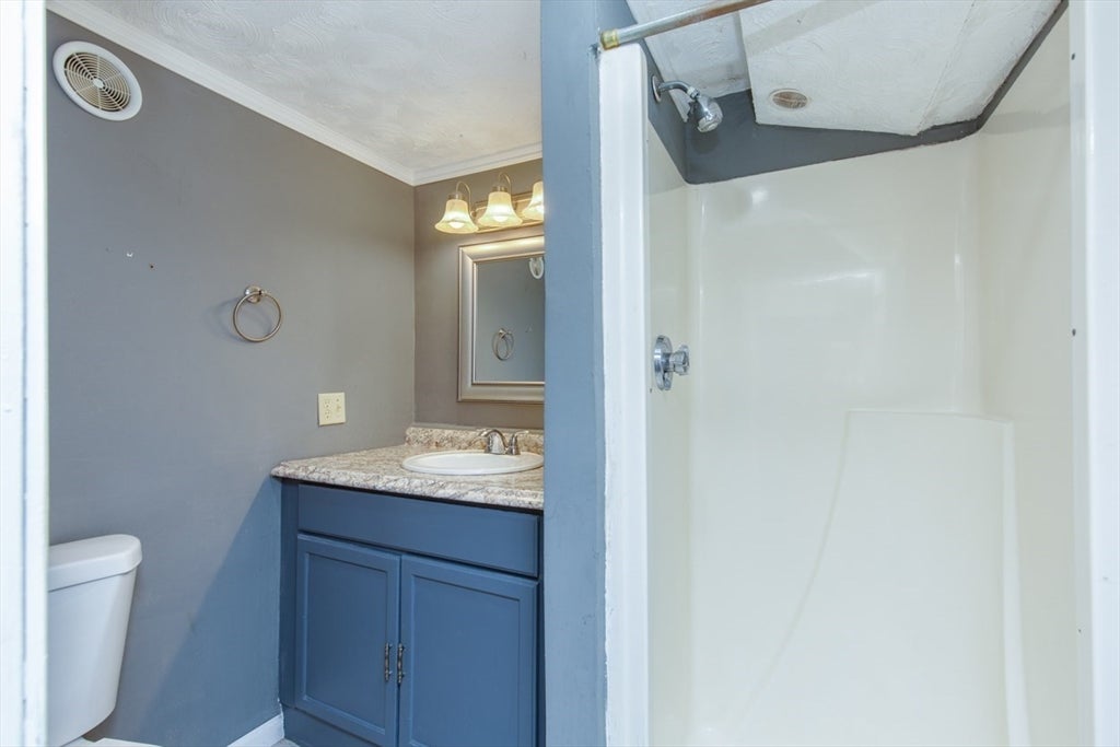 15 Trotting Park Rd, Lowell, MA, 15 Trotting Park Rd, Lowell, MA Photo #41