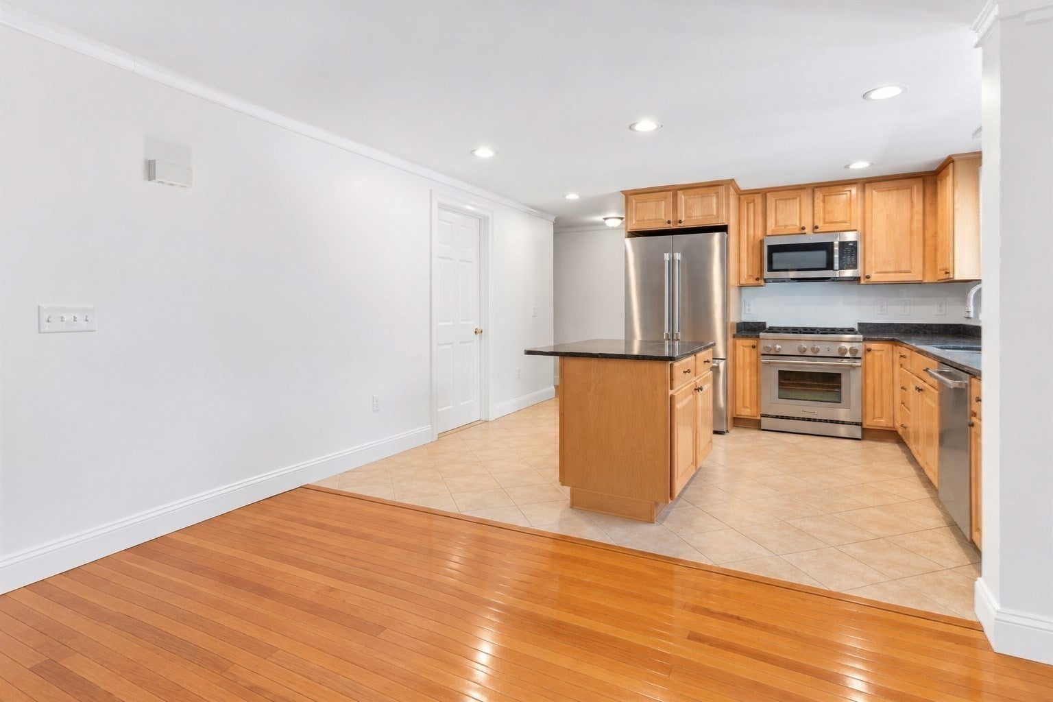 17 Bank St #D, Warwick, RI Photo #8