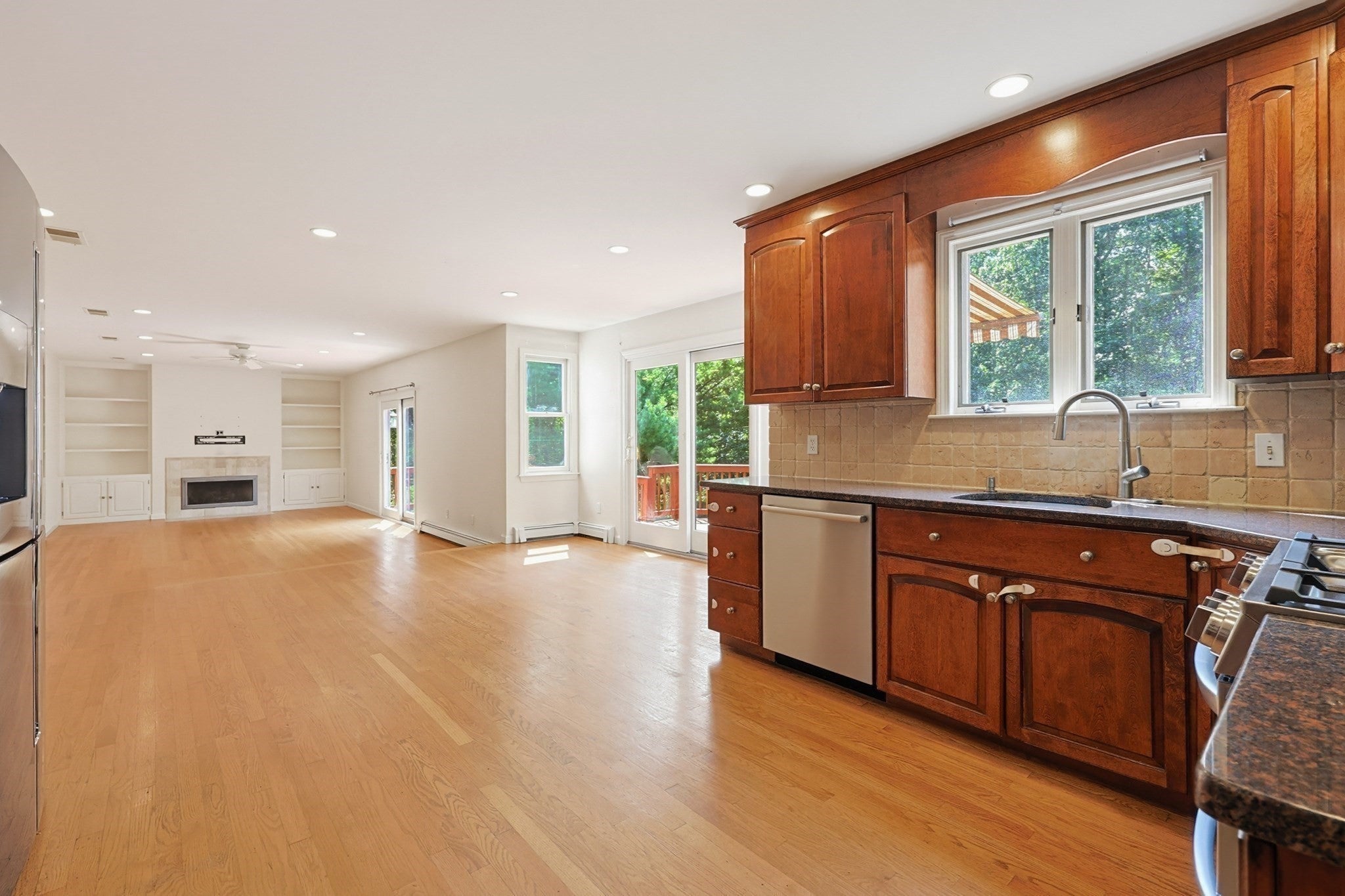 250 Palisades Cir, Stoughton, MA, 250 Palisades Cir, Stoughton, MA Photo #9