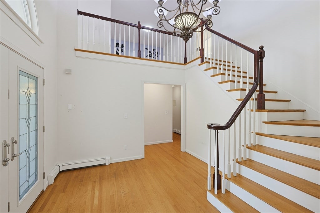 250 Palisades Cir