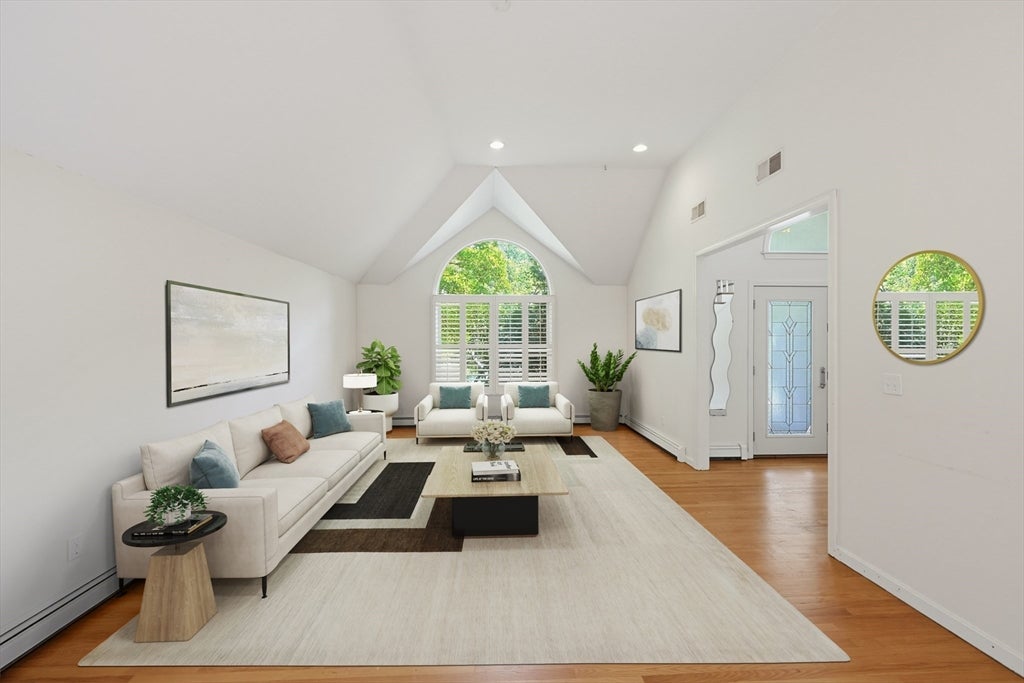 250 Palisades Cir
