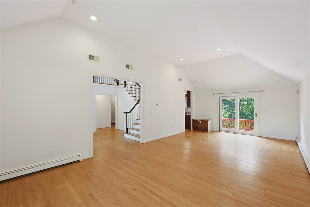 250 Palisades Cir