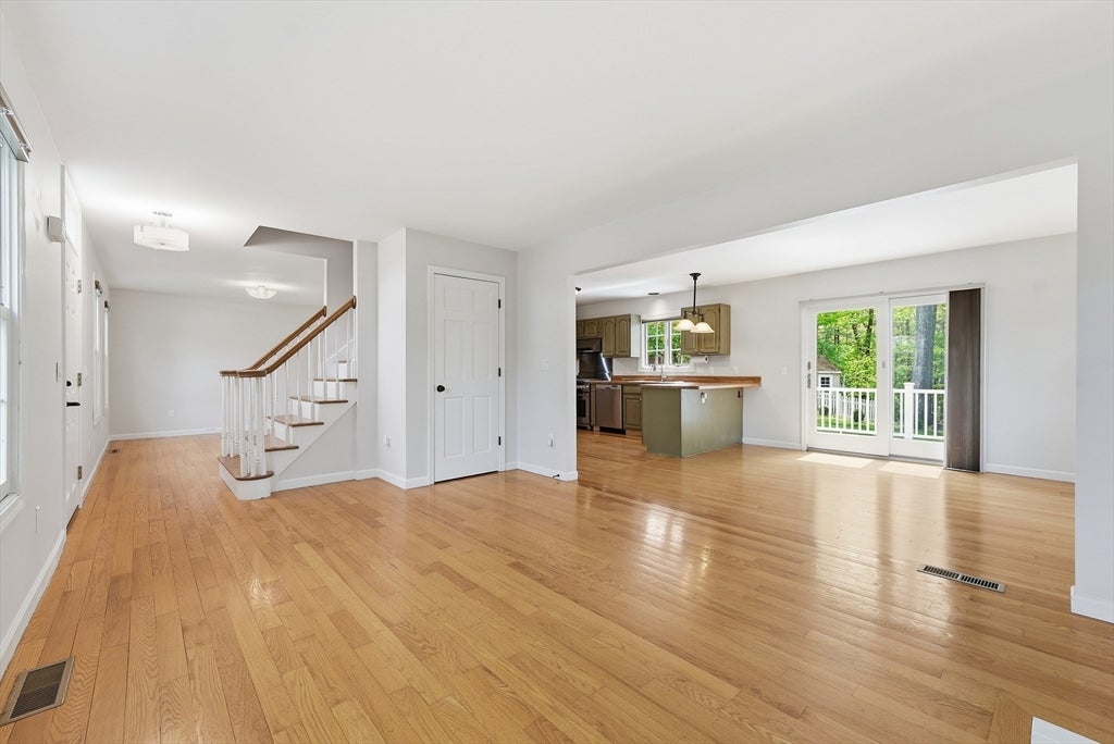 2 Newton St