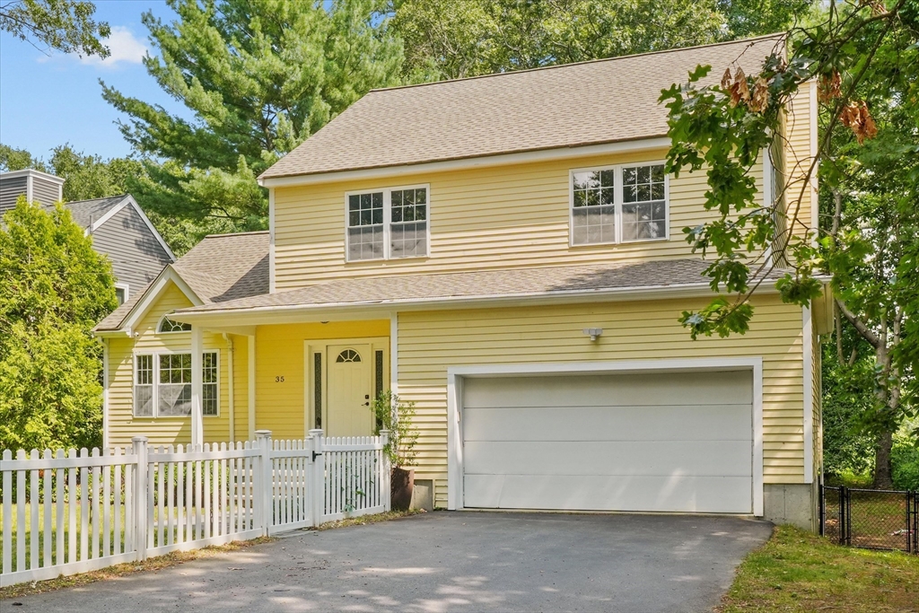 35 Gates St