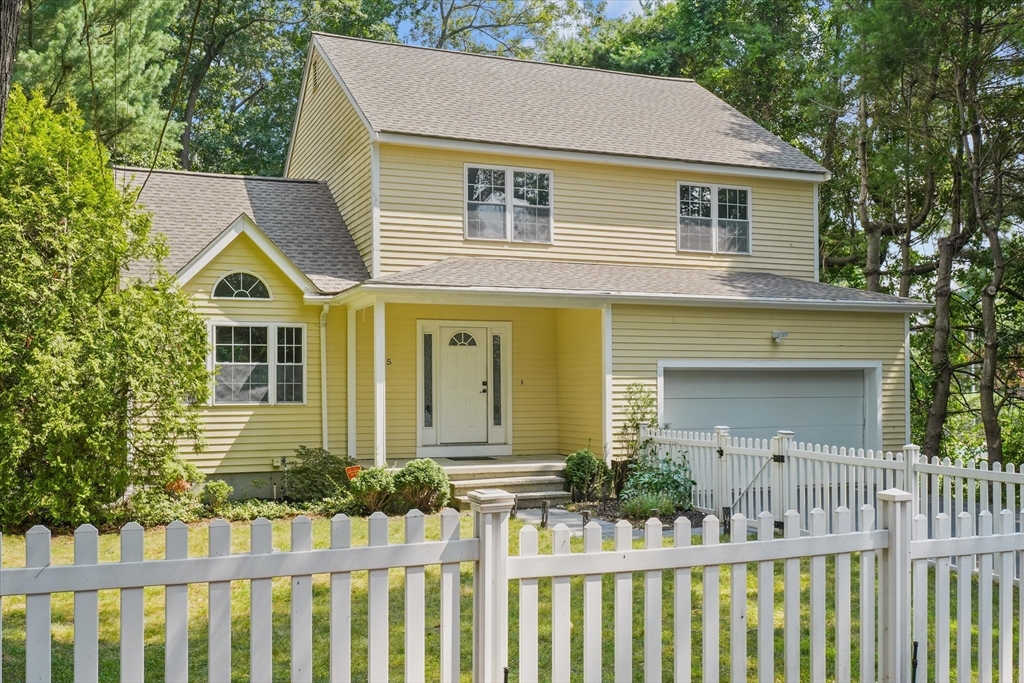35 Gates St