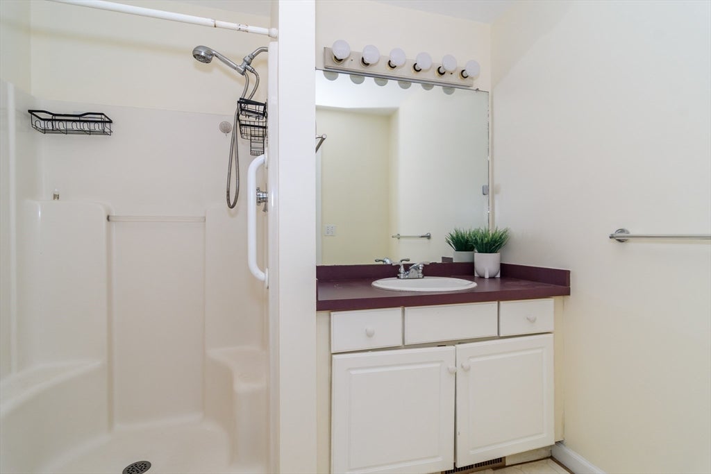 16 Willow St #16, Natick, MA, 16 Willow St #16, Natick, MA Photo #10