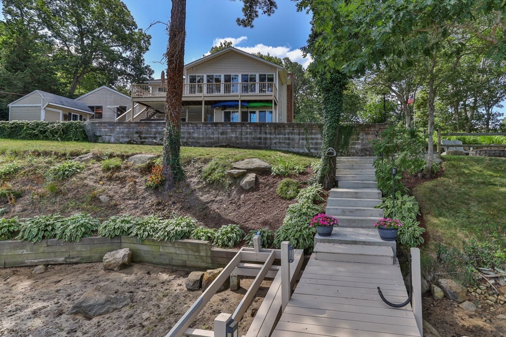 49 Edgewater Way