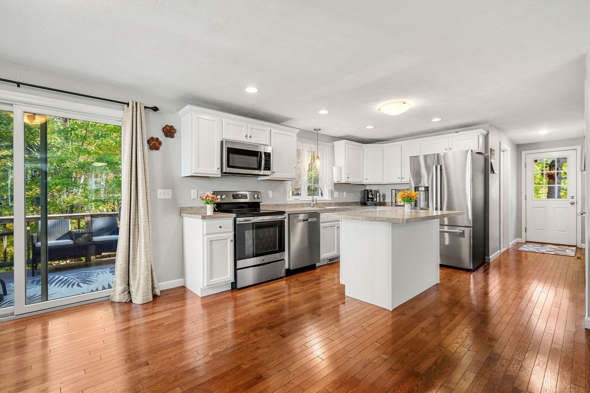 72 Hoover St, Taunton, MA, 72 Hoover St, Taunton, MA Photo #3