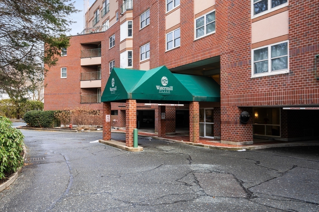 1 Watermill Place 320