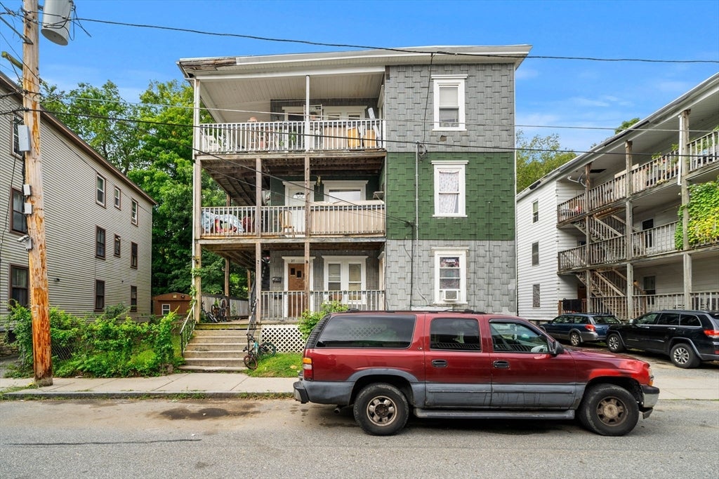 Photo of 27 Henry St, Southbridge, MA