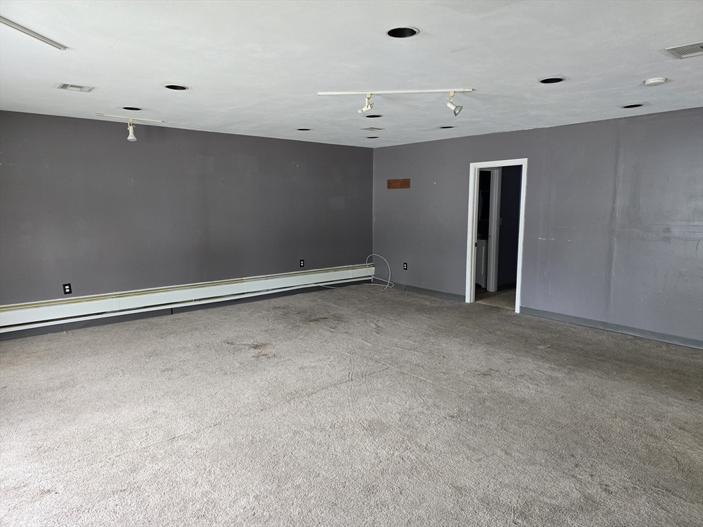 170 Pulaski Blvd