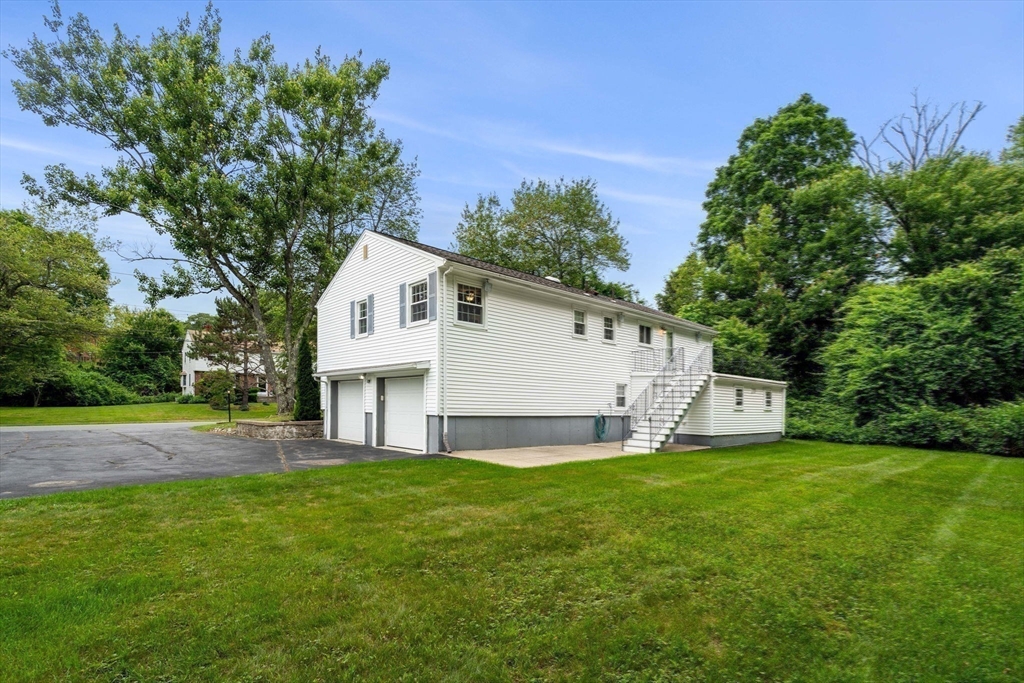 15 Stanford Dr