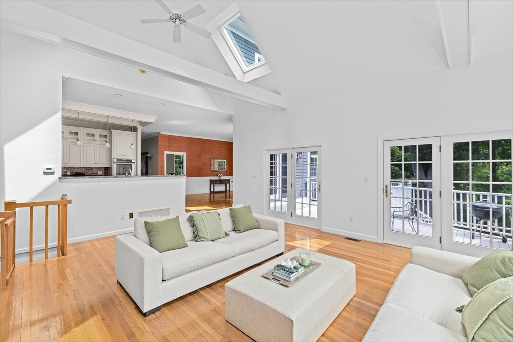 105 East St