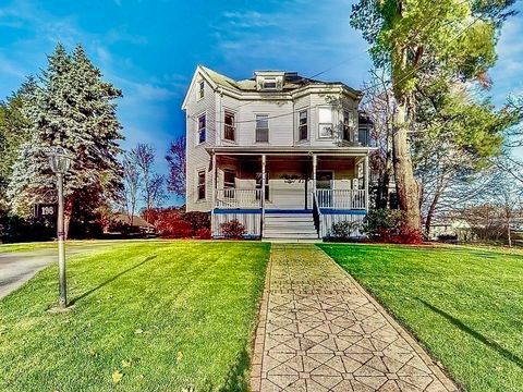 198 Franklin St A Stoneham MA 02180