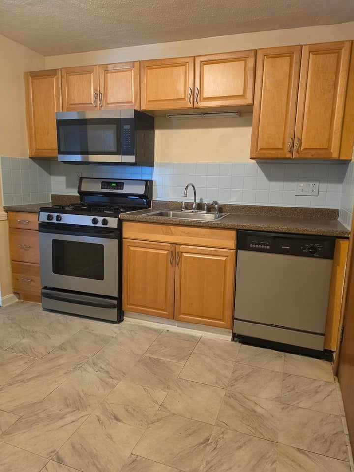 Photo 1 of 7 — 70 Mudge 8, Lynn, MA 01902