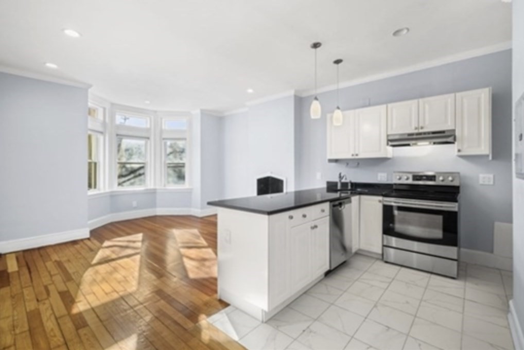 Click for 1834 Beacon St #5, Brookline, MA slideshow Click for 1834 Beacon St #5, Brookline, MA slideshow