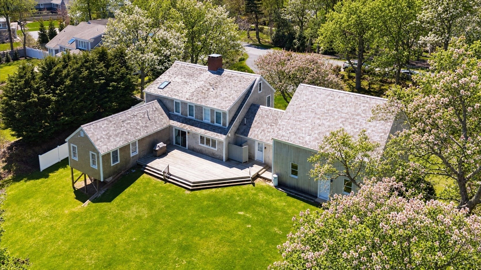 60 Harbor Hill Rd