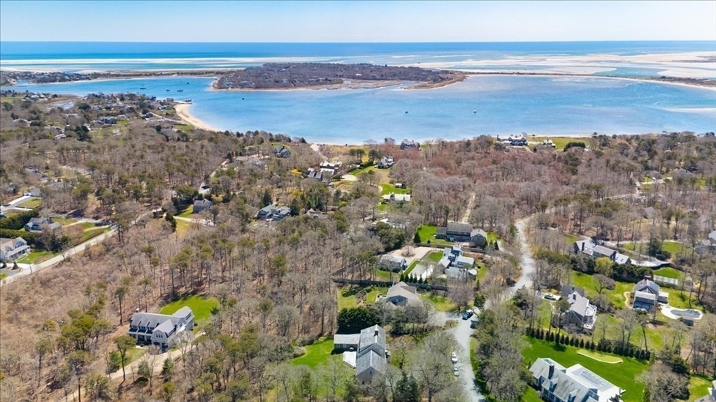 60 Harbor Hill Rd