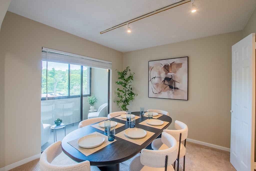 250 Hammond Pond Pkwy 306N
