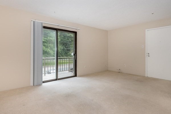 14 Village Green Lane 7