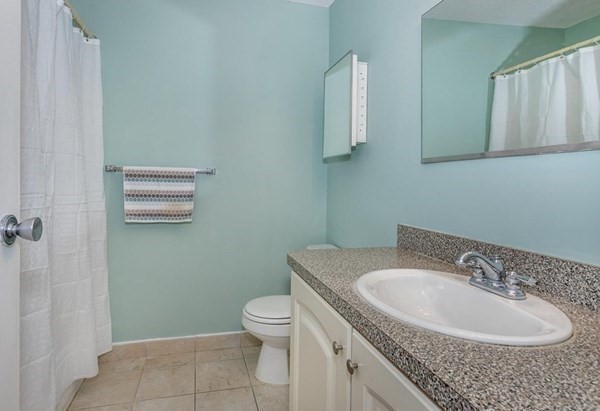 14 Village Green Lane 7