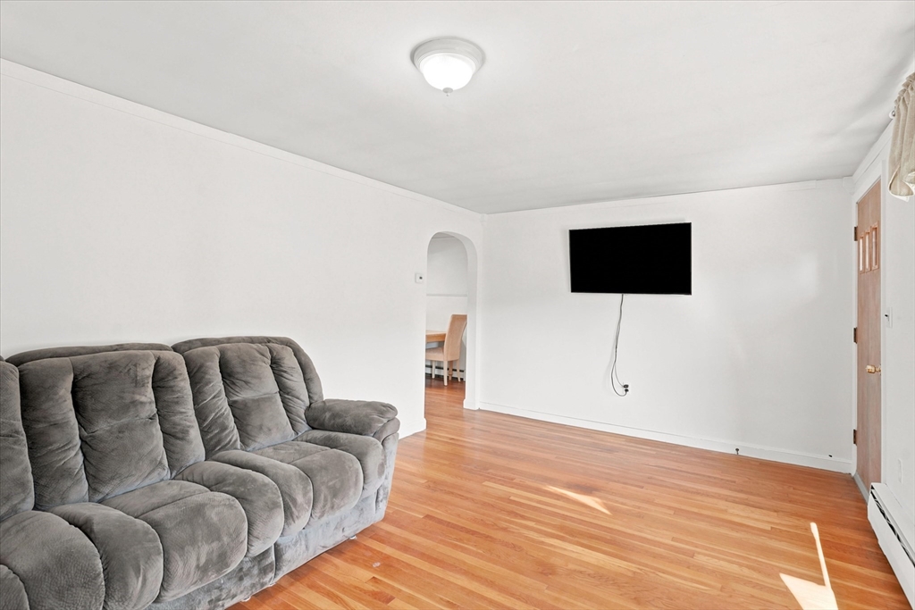 16 Edgelawn Ave