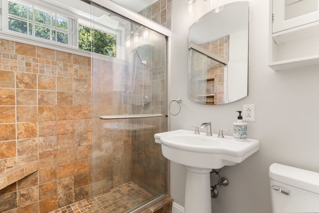 40 Washington St, Abington, MA, 40 Washington St, Abington, MA Photo #10