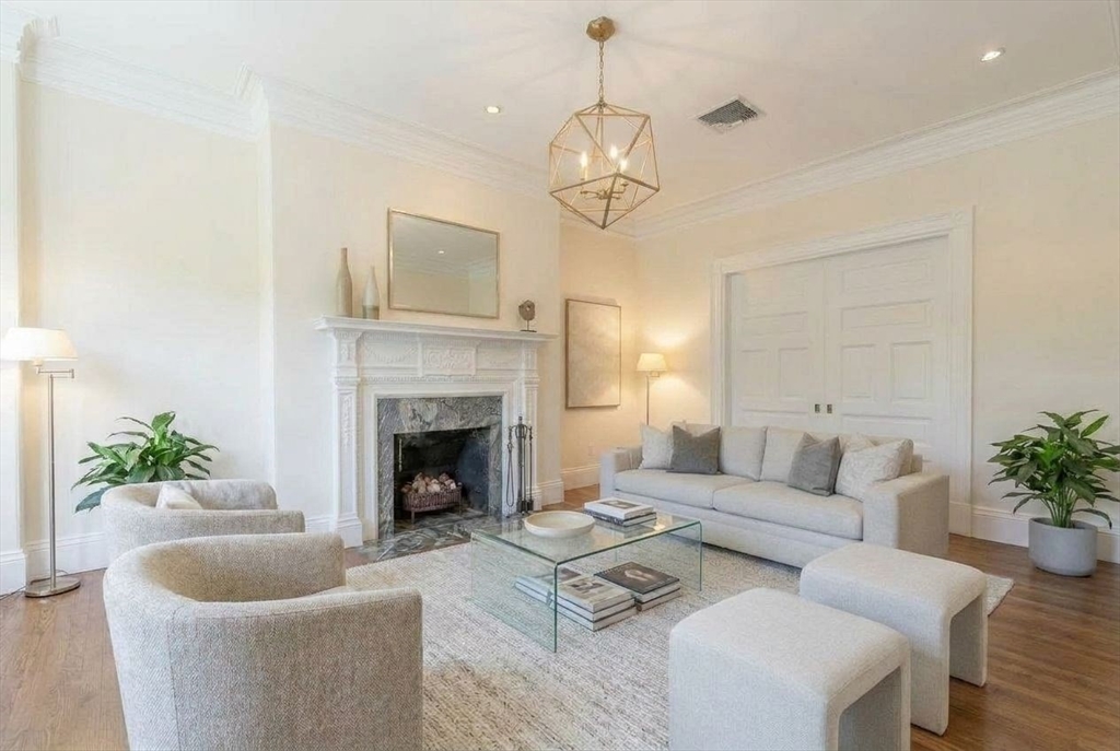 308 Commonwealth Ave G