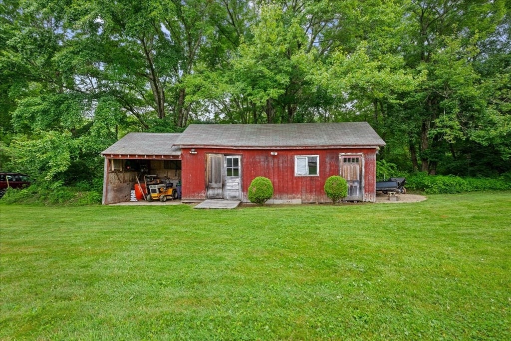 2 Adams Dr, Brimfield, MA Photo #28