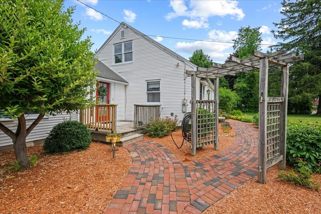 2 Adams Dr, Brimfield, MA Photo #23