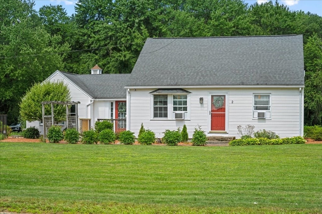 2 Adams Dr, Brimfield, MA Photo #1